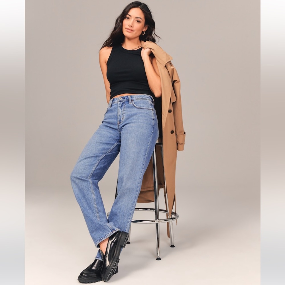 Abercrombie & Fitch Curve Love Mid Rise Straight Jean NWT